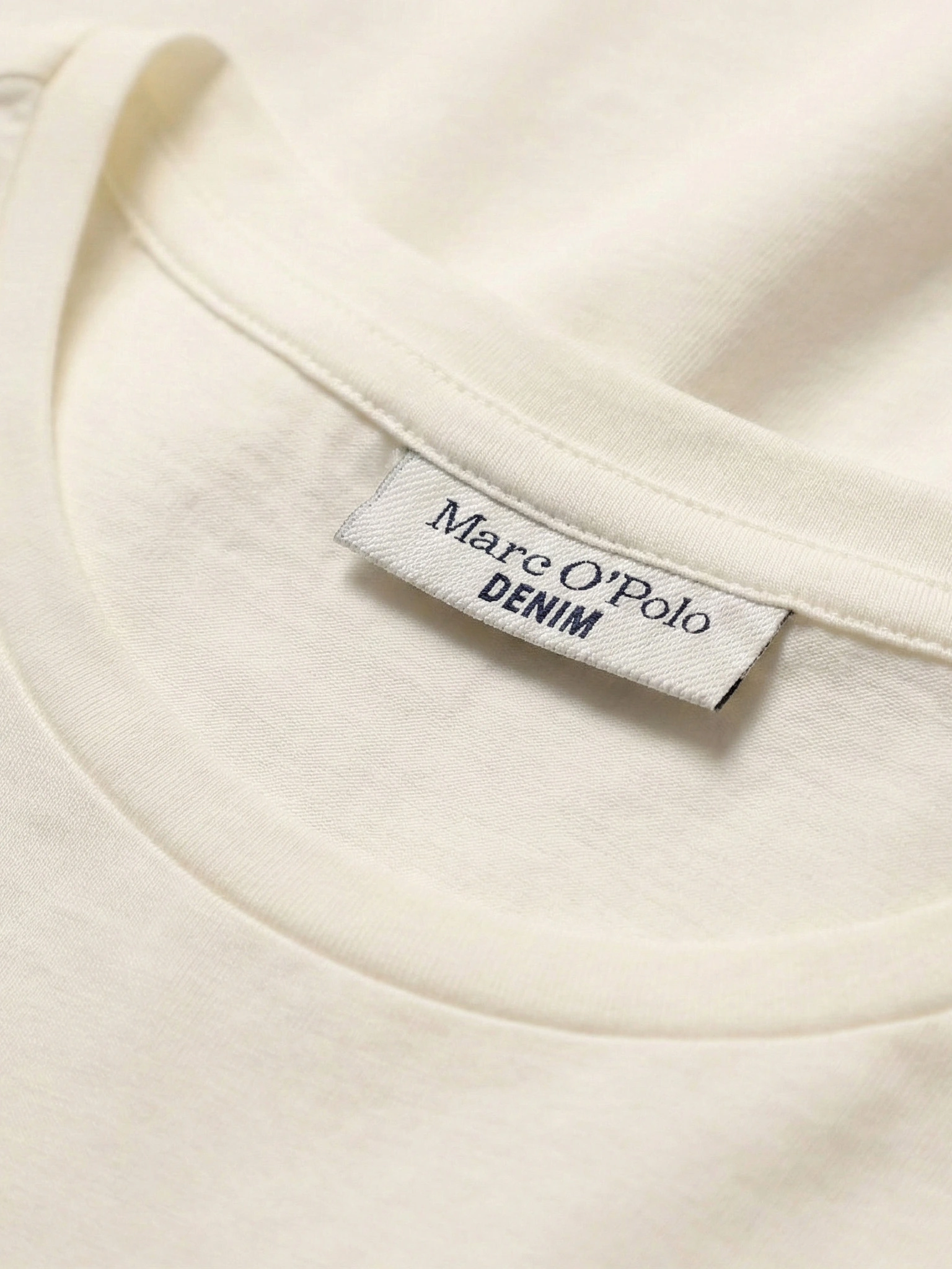 Футболка белого цвета из смесового хлопка